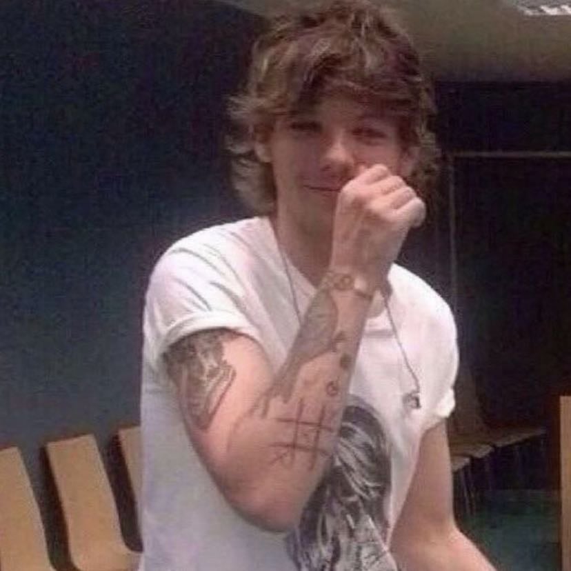 this era of louis is my FAVV โญ - i need him