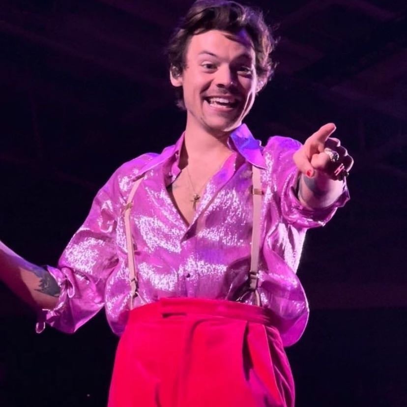 san jose 11/11/2021 - hot pink pants, magenta pink glittery long-sleeve button up collar shirt, light pink suspenders, red boots