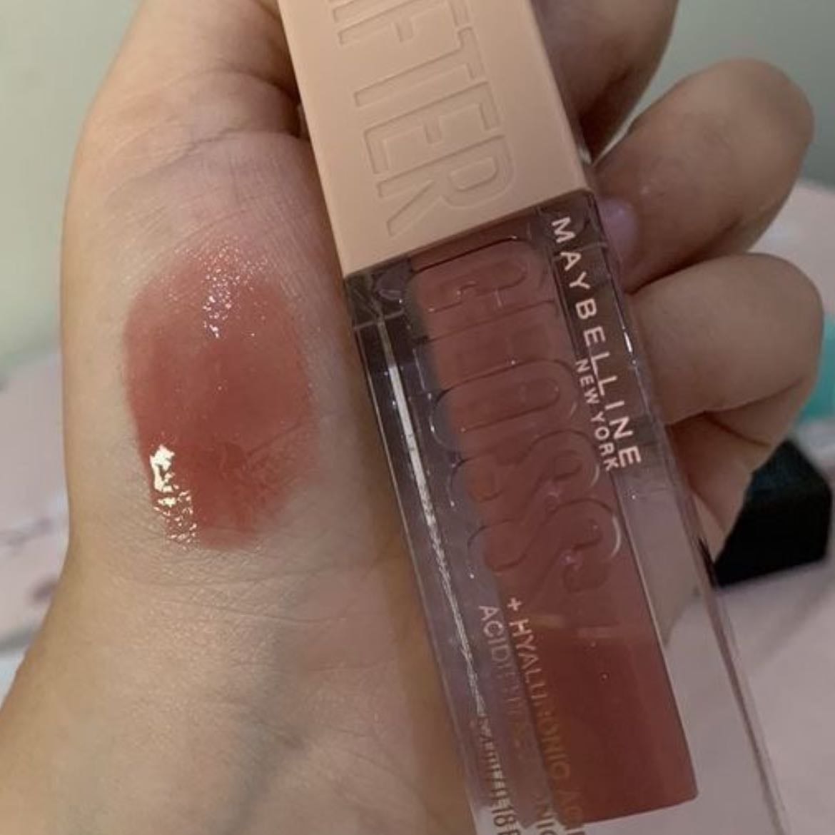 Maybelline lip gloss - Tonos: heat, silk, petal
