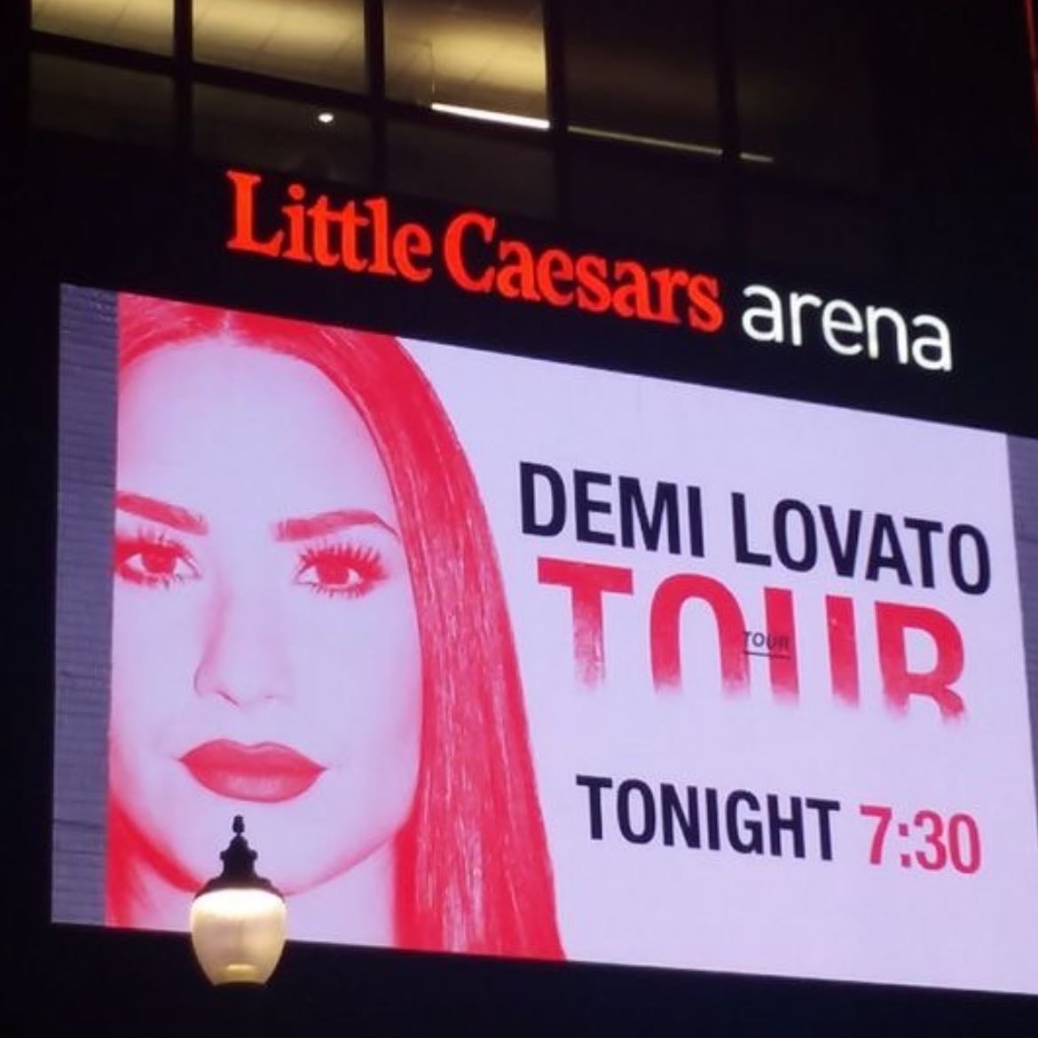 demi lovato- tell me you love me tour - march 13, 2018 (detroit)