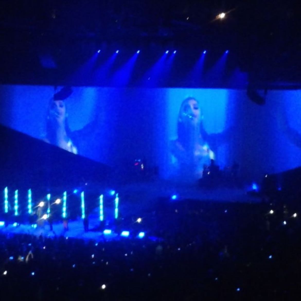 ariana grande- dangerous woman world tour - march 9, 2017 (columbus)