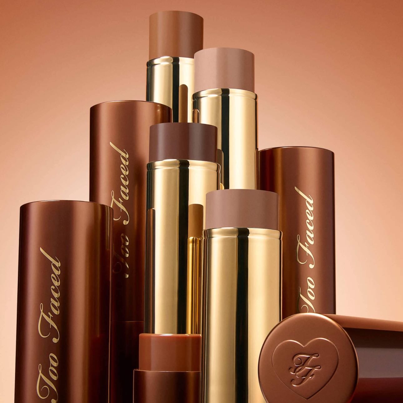 TOO FACED Skin bronzant et sculptant - 33€