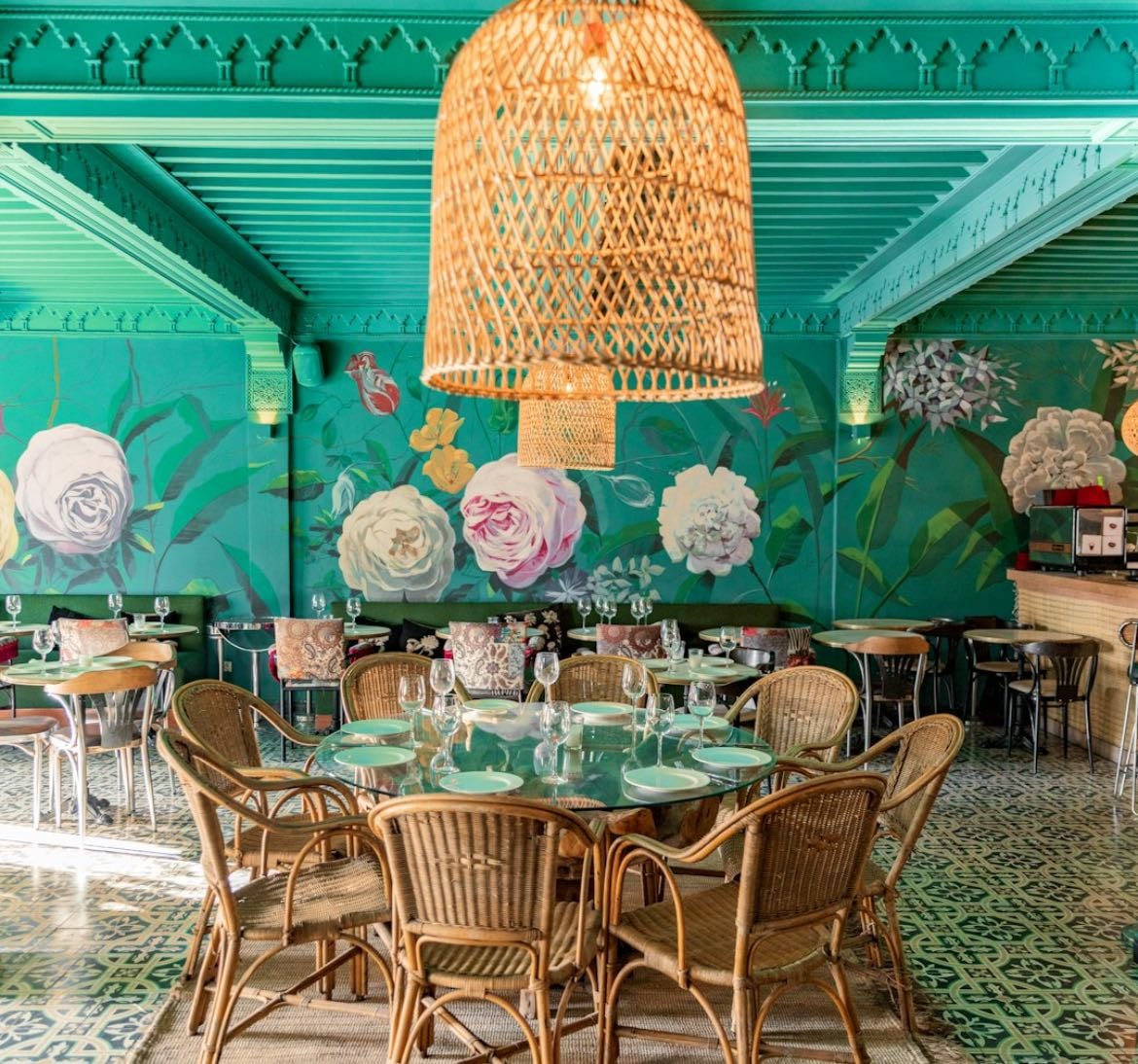 restaurant tour ⋆˚𝜗𝜚˚⋆