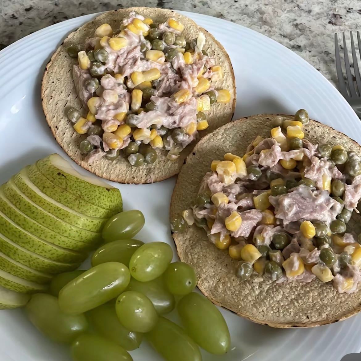Tostadas de atún - Con agua de sabor