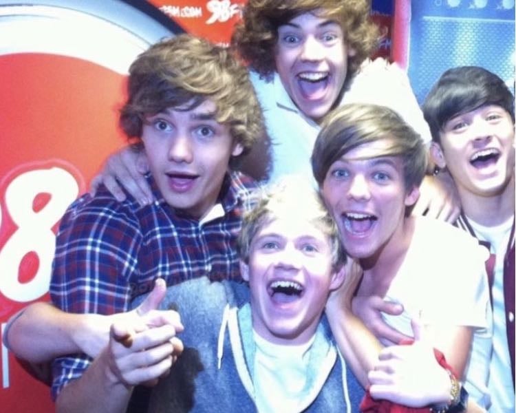 best 1d songs ! - Music hypelist by ella馃帳馃