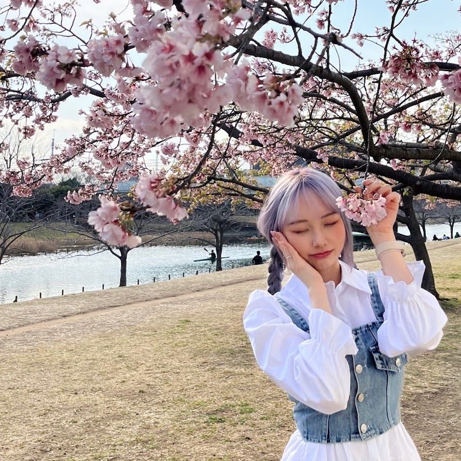 예진YEJIN - YouTube