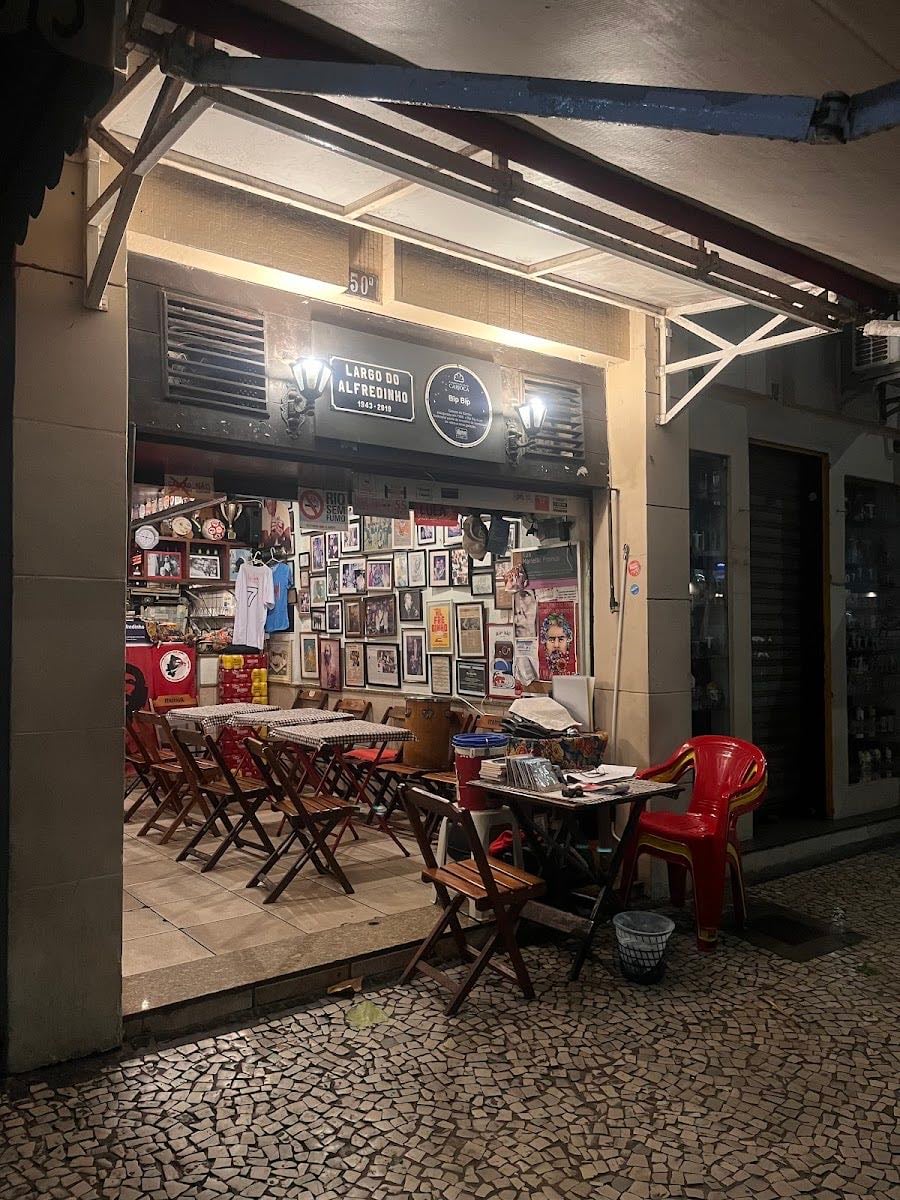 Bip Bip - lugar super tradicional pra escutar música boa e beber cerveja gelada.