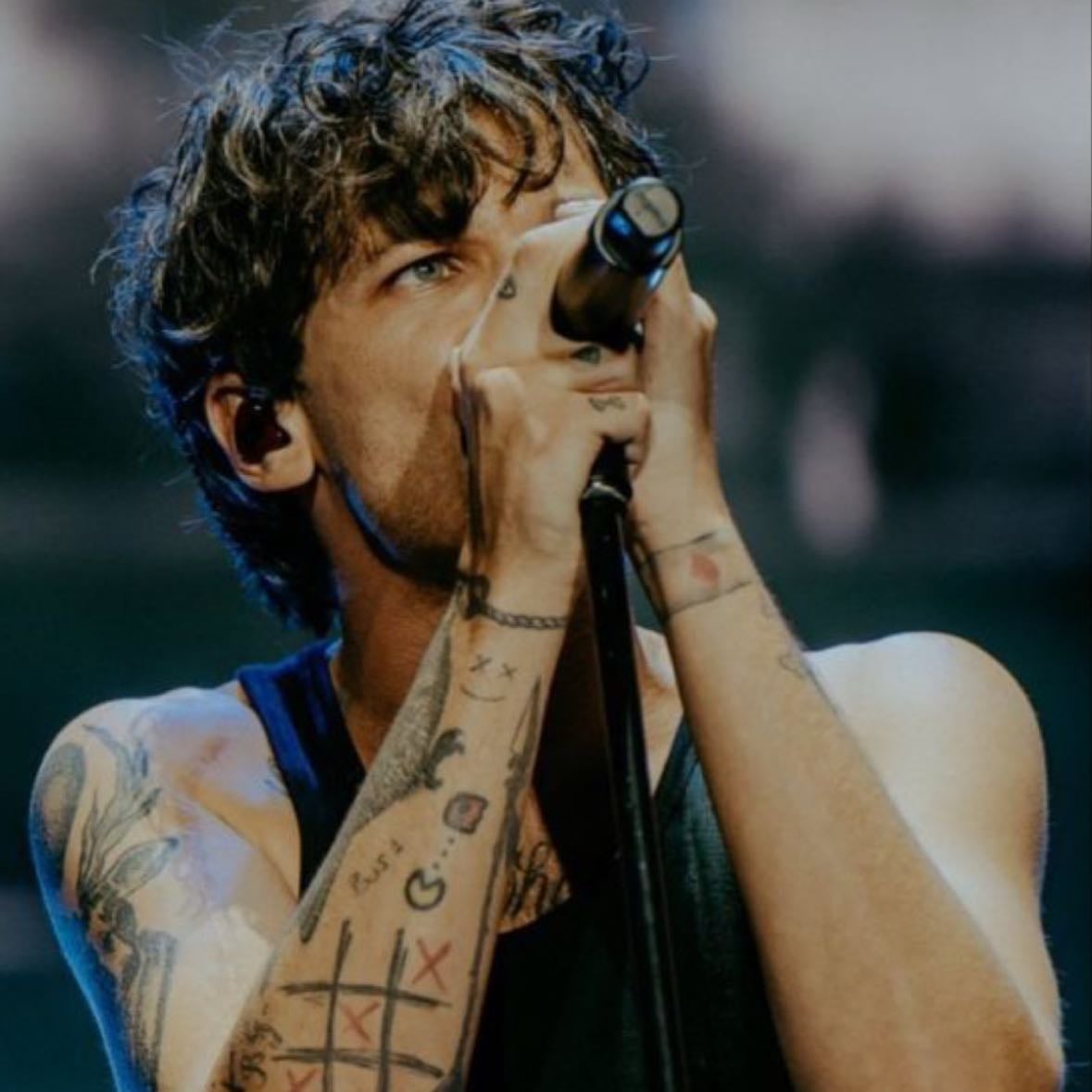 Louis - SHES MINE