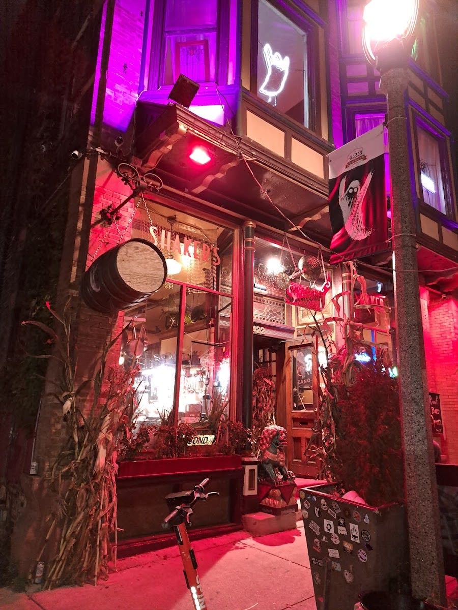 Shaker's Cigar Bar