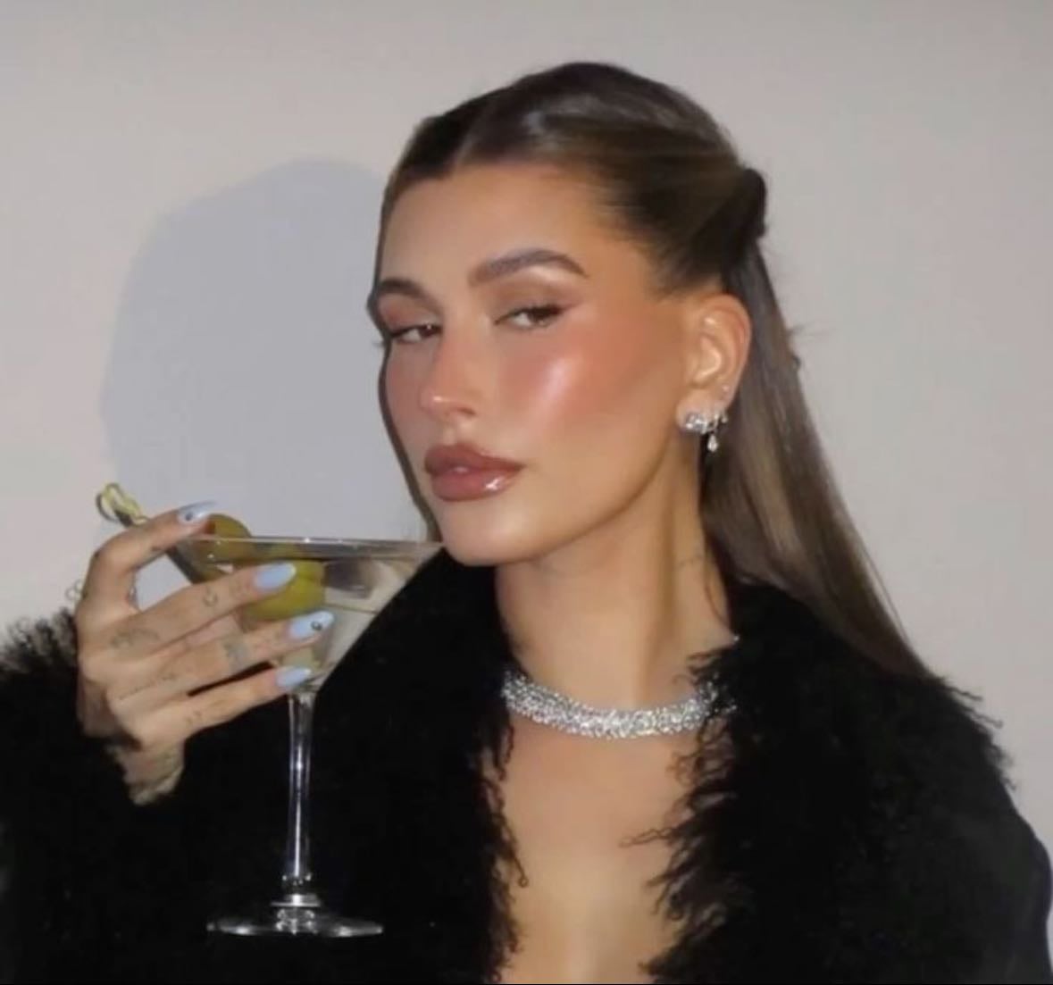 MAKEUP