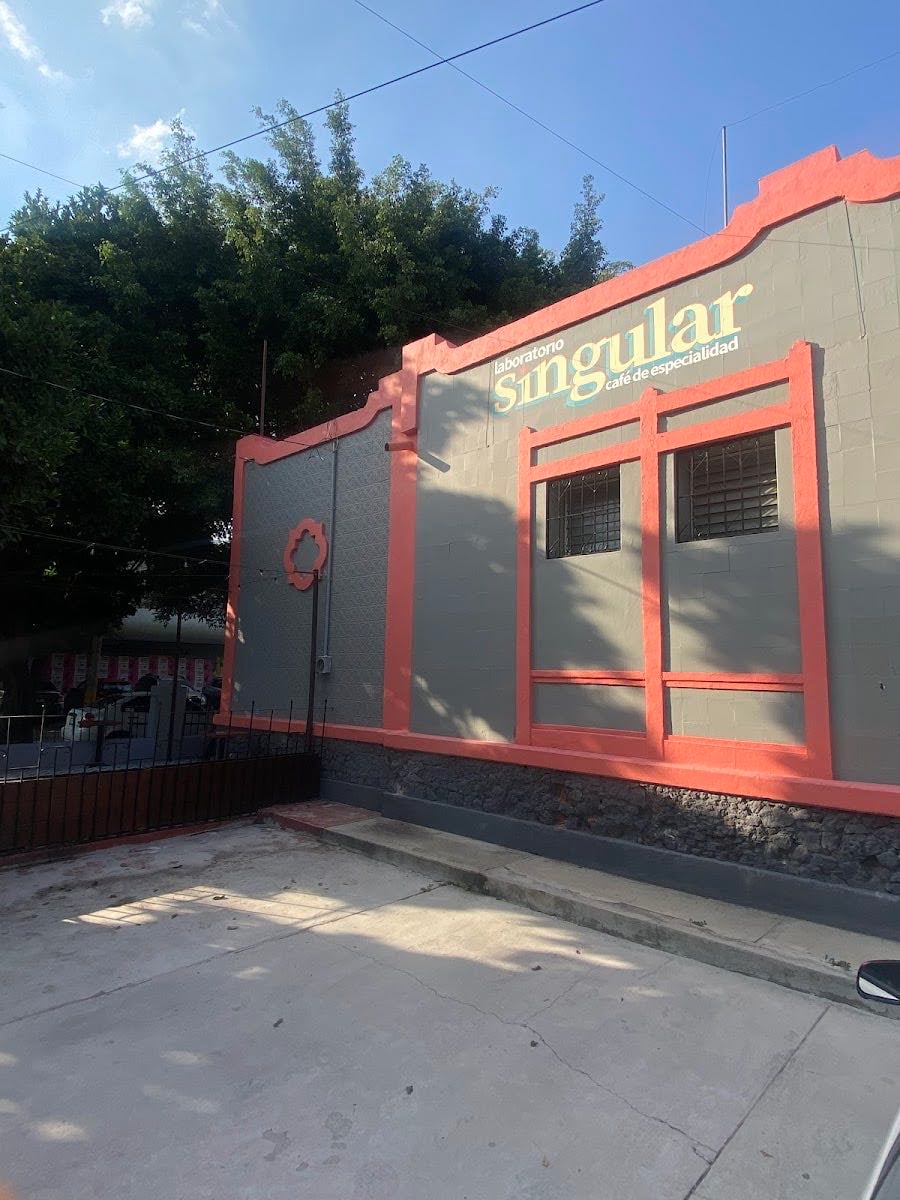Café Singular | Café de Especialidad - Café de especialidad pero también bebidas sin café si no eres de ese tipo 🍵 tambien venden café en grano y tienen internet para trabajar ahí.