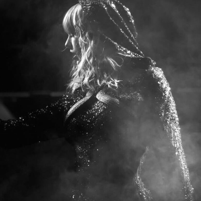 Dress 🖤👗 - Song · Taylor Swift