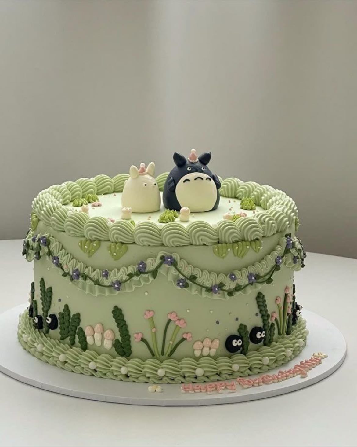 birthday cake!! - nothing says “i appreciate you” more than standing in the kitchen for hours stressing over getting the icing perfect