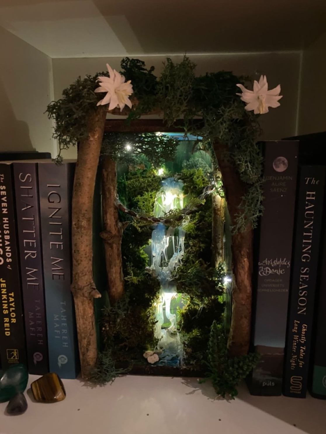 make a book nook