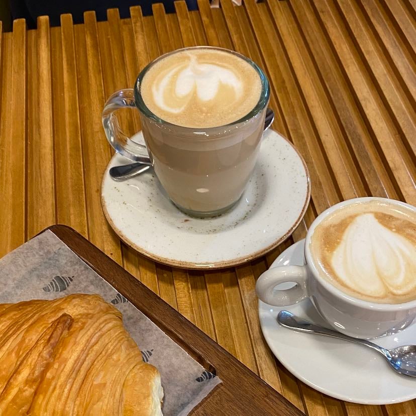 croissant & caffe - 📍surco