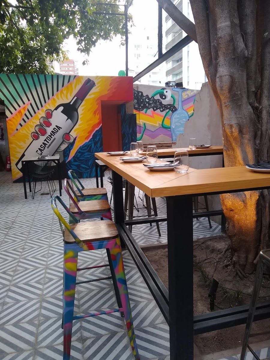 Casa Tomada Wine House