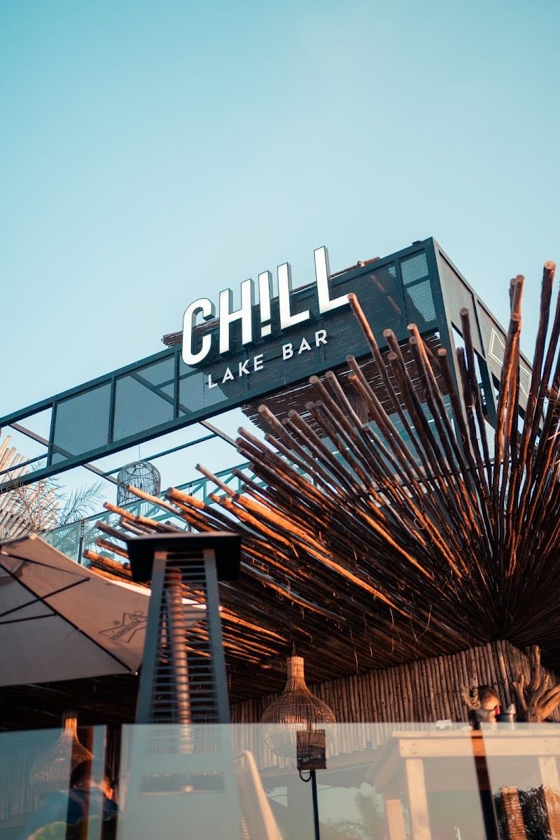 Chill Lake Bar