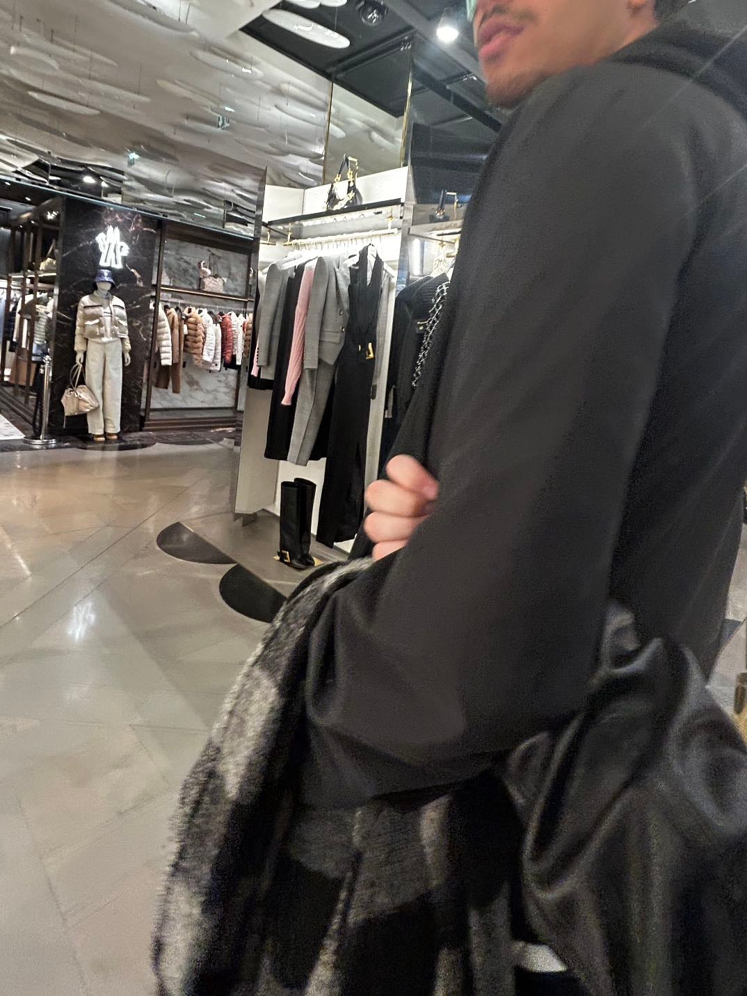 Shopping Date