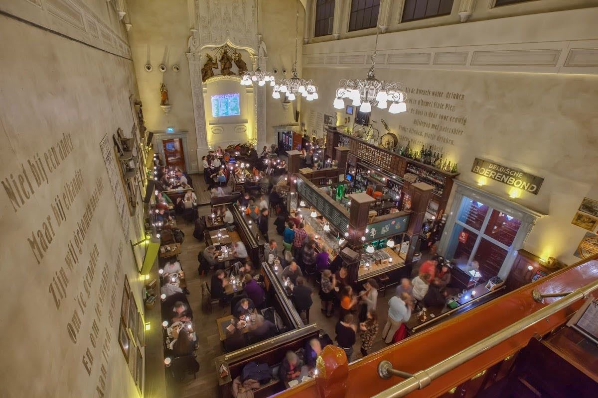 Belgisch Biercafé Olivier Utrecht - Popular place. It was a church before and you can still see some original ornaments. The ribs are really good! HUGE selection of beers!