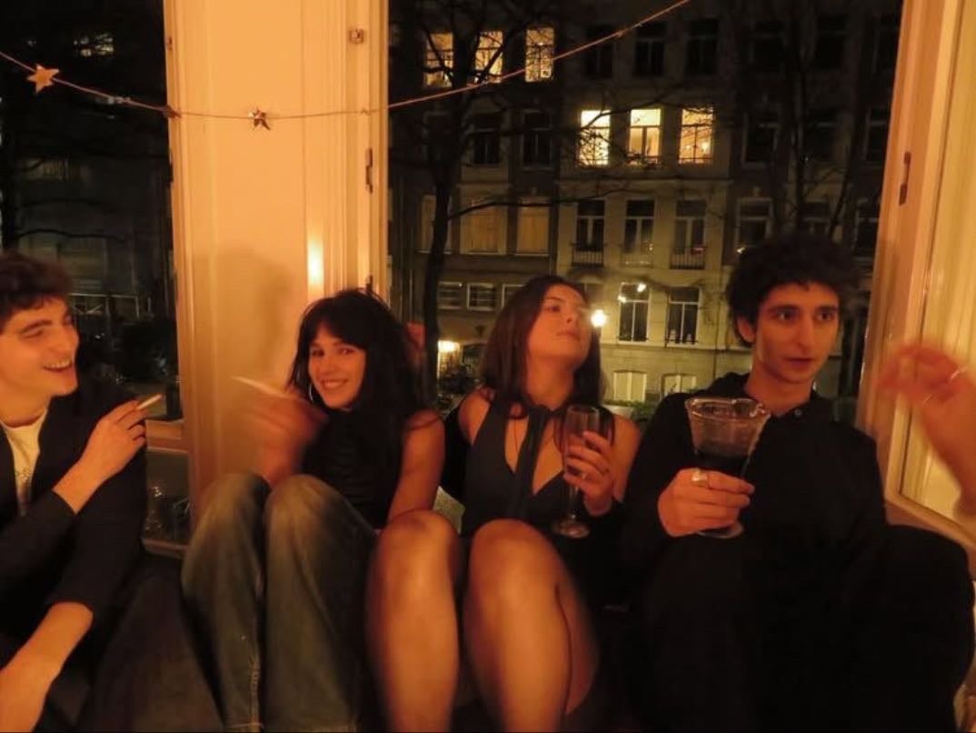 invitar a mucha gente cuando yo quiera - quiero que mi casa siempre este llena de amigos y gente que amo