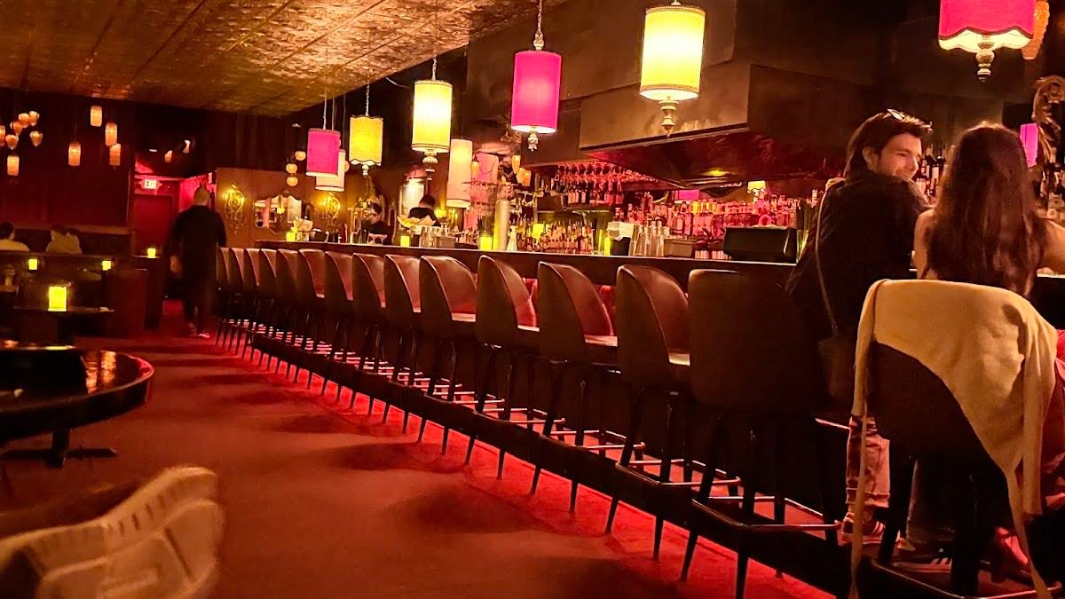 Green Lady Lounge