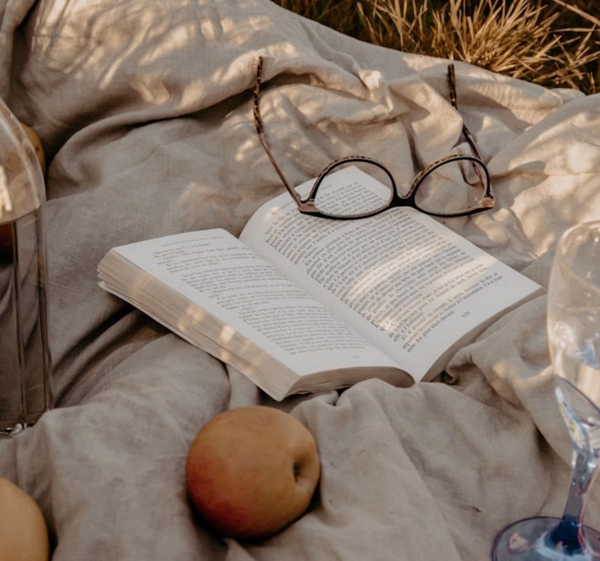 𝐁𝐨𝐨𝐤 𝐋𝐢𝐬𝐭 - Books hypelist by Mo
