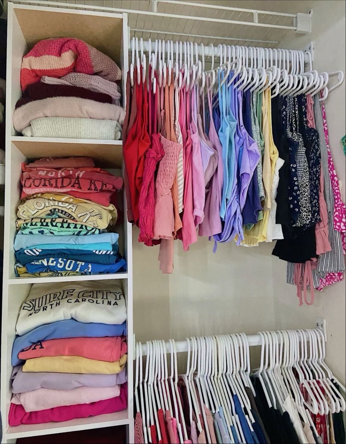 Limpieza de clóset - Haz una limpieza o depuración de tu clóset. Honestamente es algo que encuentro entretenido para mí. Me encanta ver mi clóset organizado por colores y tamaños. Es entretenido cuando te gusta mucho la ropa o la moda. Te lo recomiendo