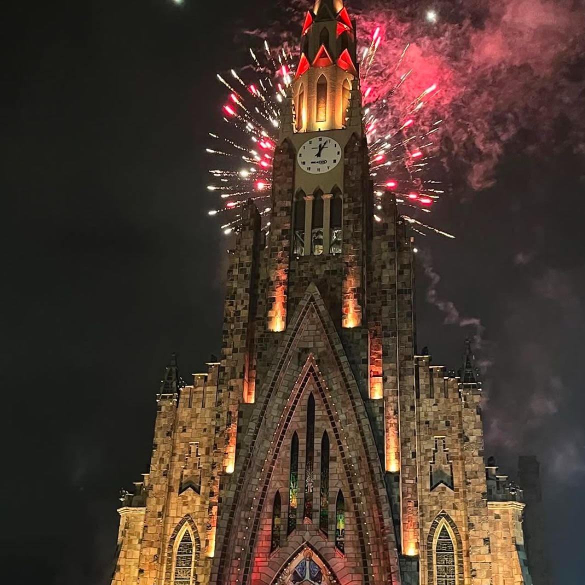 Paróquia Nossa Senhora de Lourdes | Catedral de Pedra de Canela