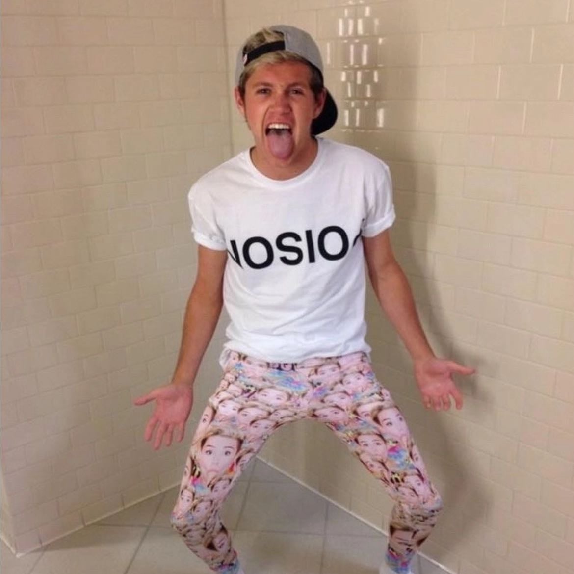 Liam: “If you were a girl for 1 day what would you do?” - Harry: “I’d do Niall” Niall: 😐
