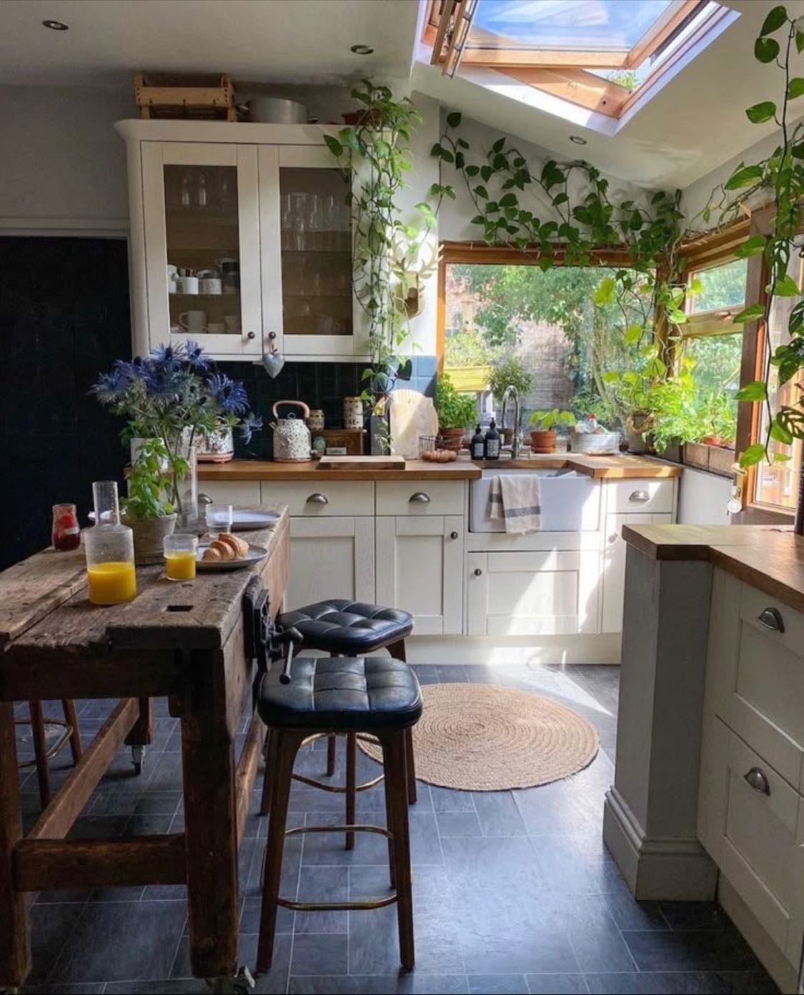 Kitchen Idea #1 - Natural light >>