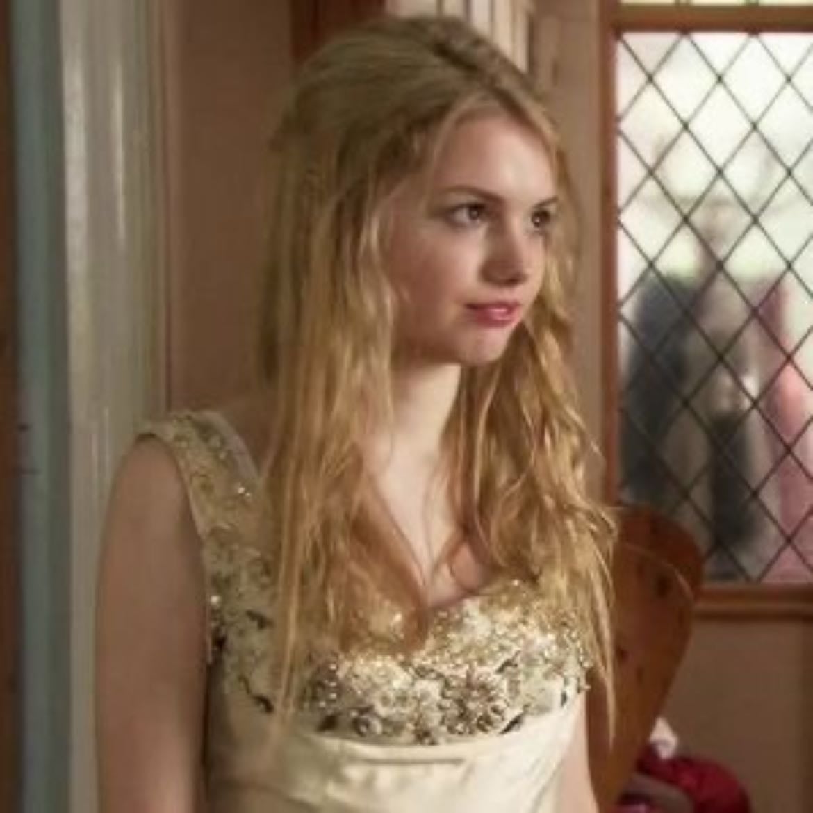 cassie ainsworth - from "skins" first gen.