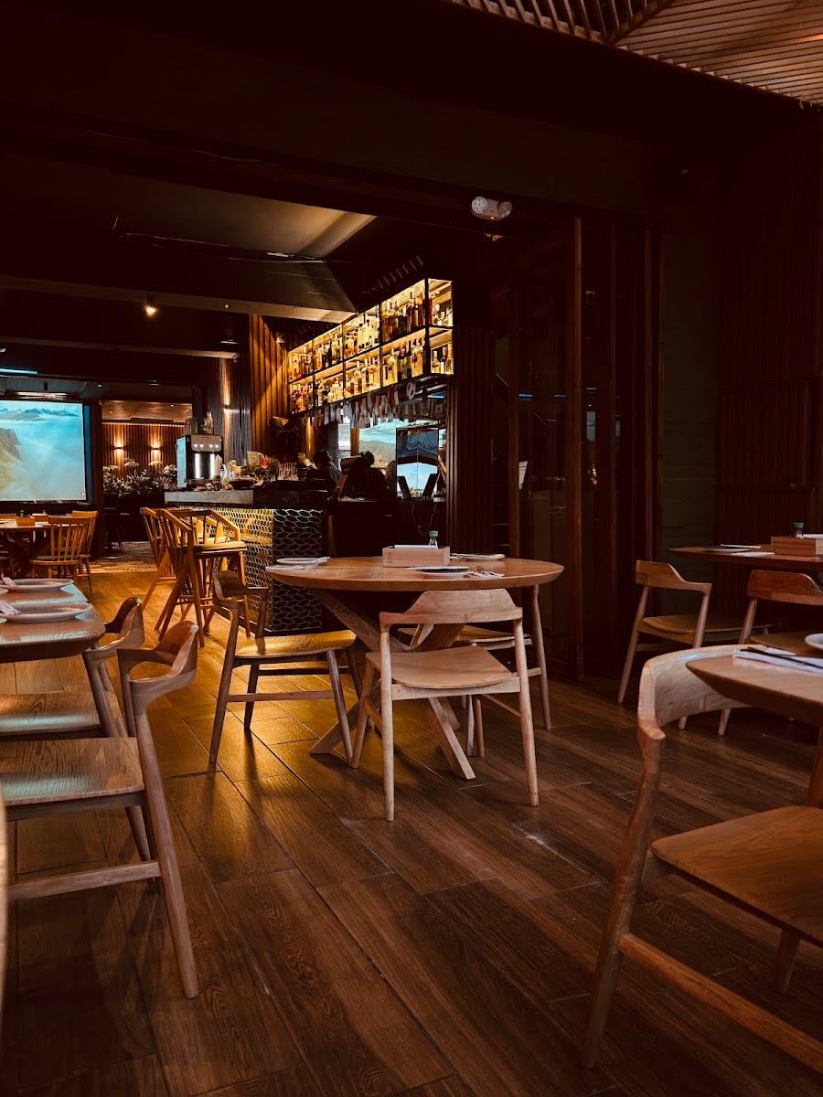 KYN • Loungebar