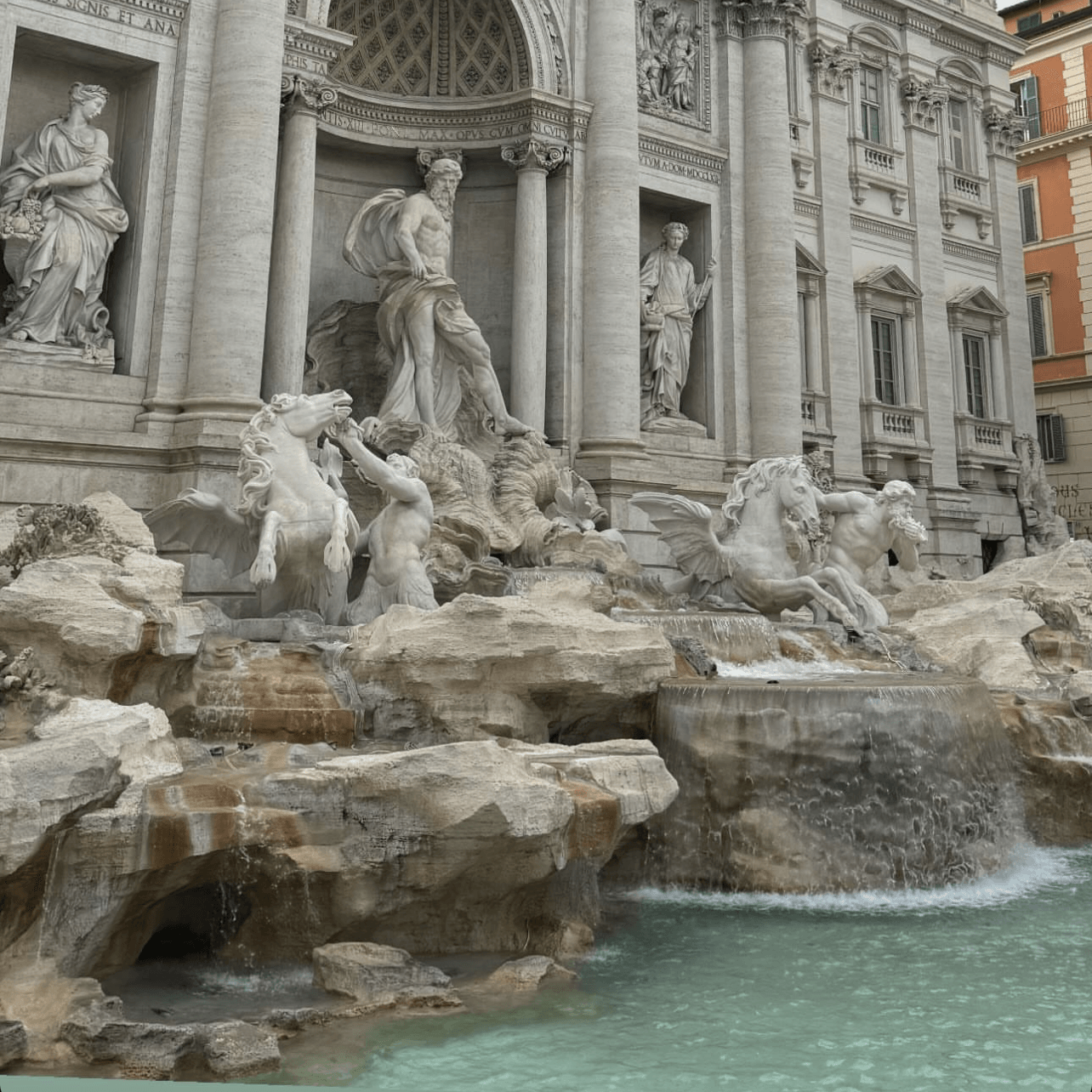 Trevi Fountain - the urge to swim there <<