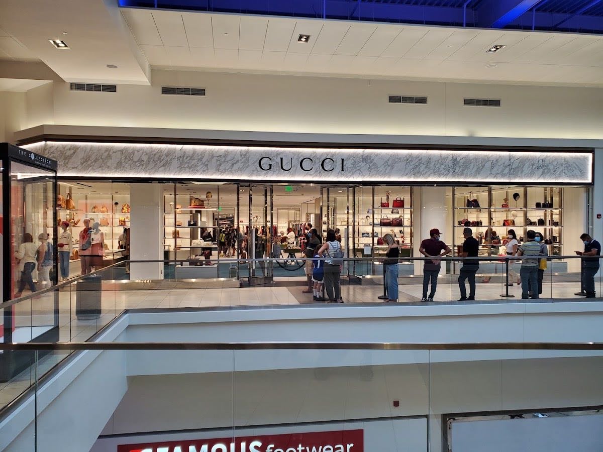 Fashion Outlets of Chicago