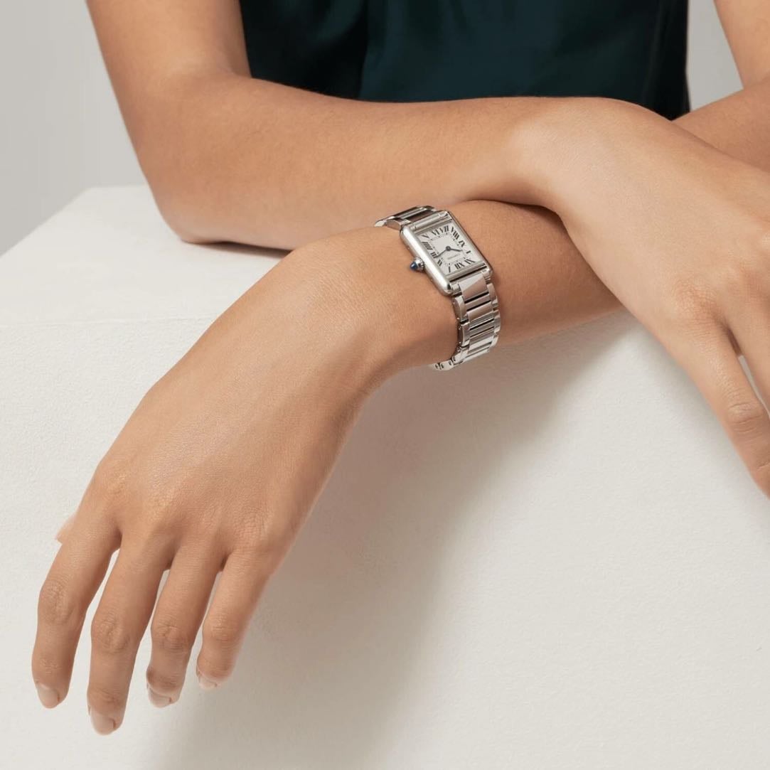 CARTIER - montre tank acier - 3500 - 5000€
Cadeau 30 ans