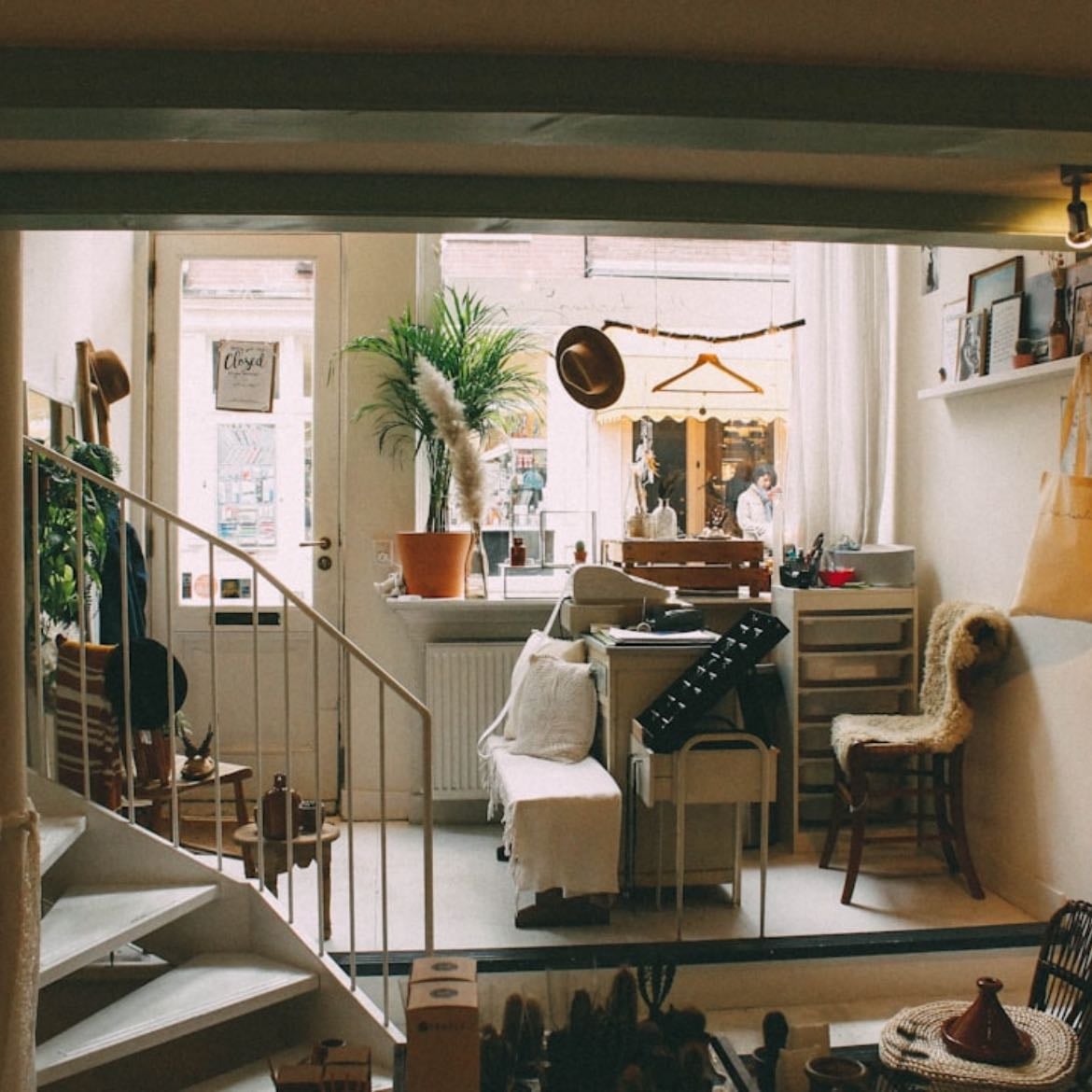 apartment shopping - (im in high school)