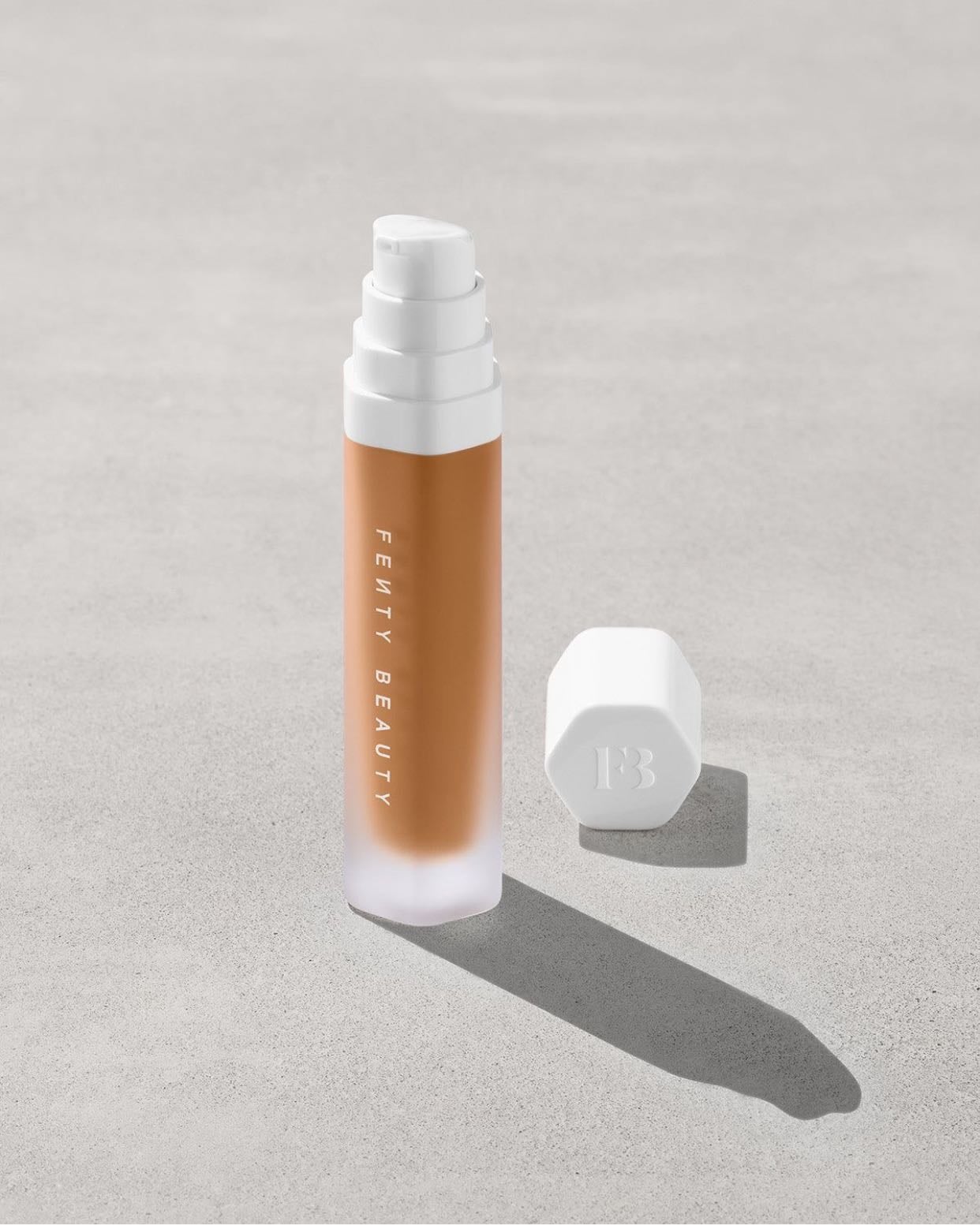 Fenty Beauty Luminous Longwear - Shade: 290