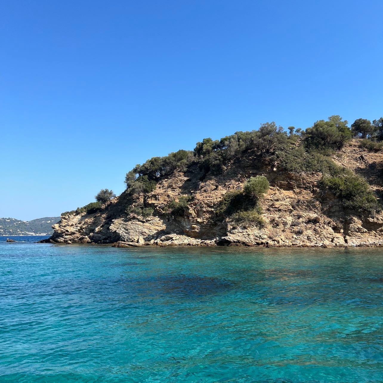 Tsougrias - We went thanks to the boat excursions in Skiathos port