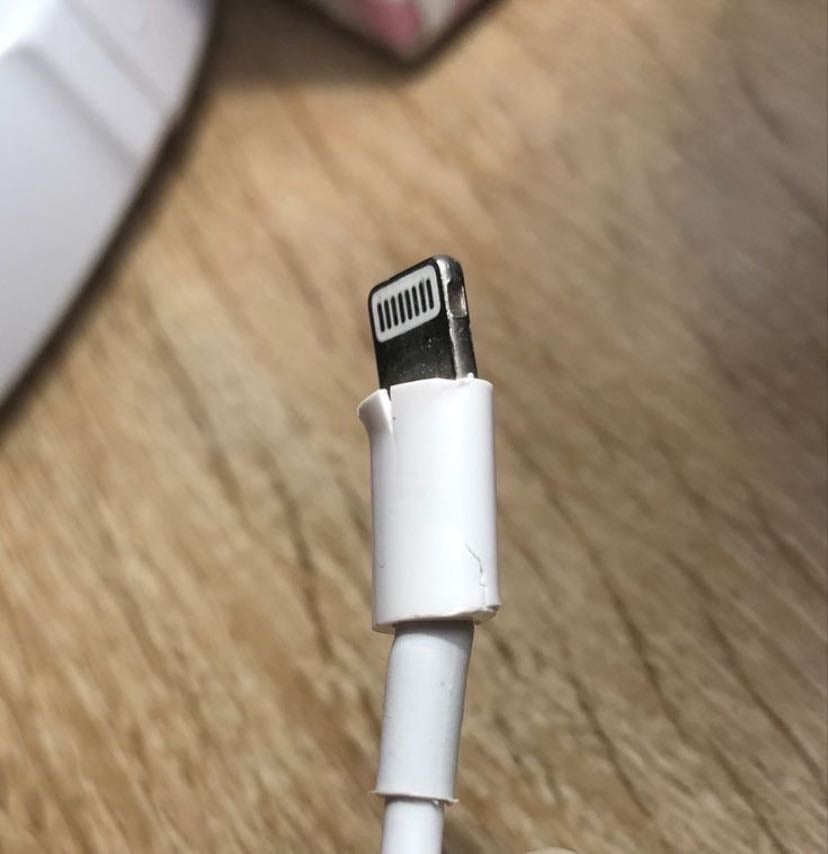 romper todos los cargadores - mis papás gastaron más en comprar cargadores que en mi fiesta de xv
