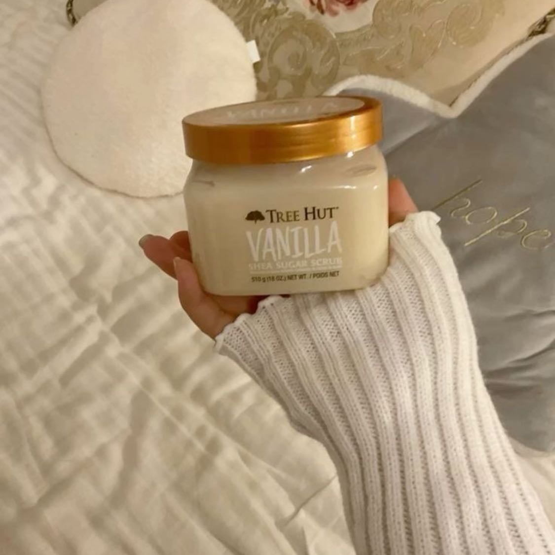 Tree hut vanilla body scrub🍦 - Either this...
