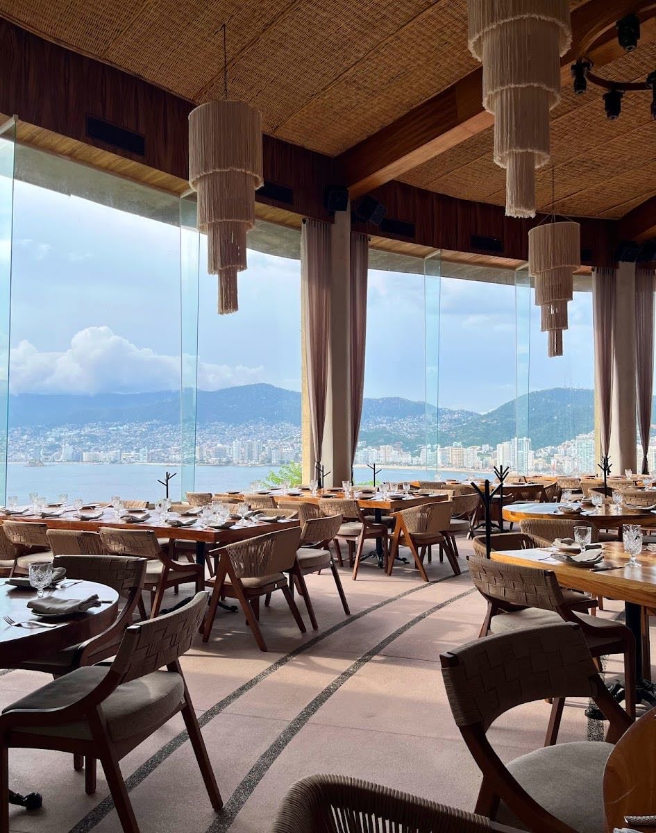 Praya - Uno de los mejores lugares Gourmet, con la mejor vista a la bahĆa de AcapulcoāØ