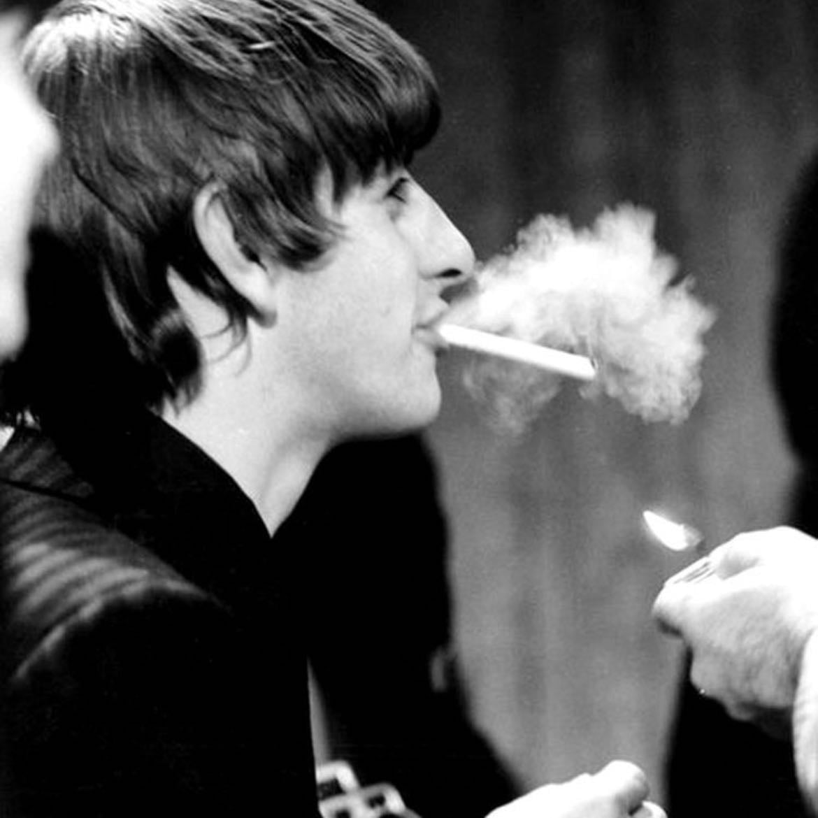 💌 - that side profile and the smoke coming out looks so hot