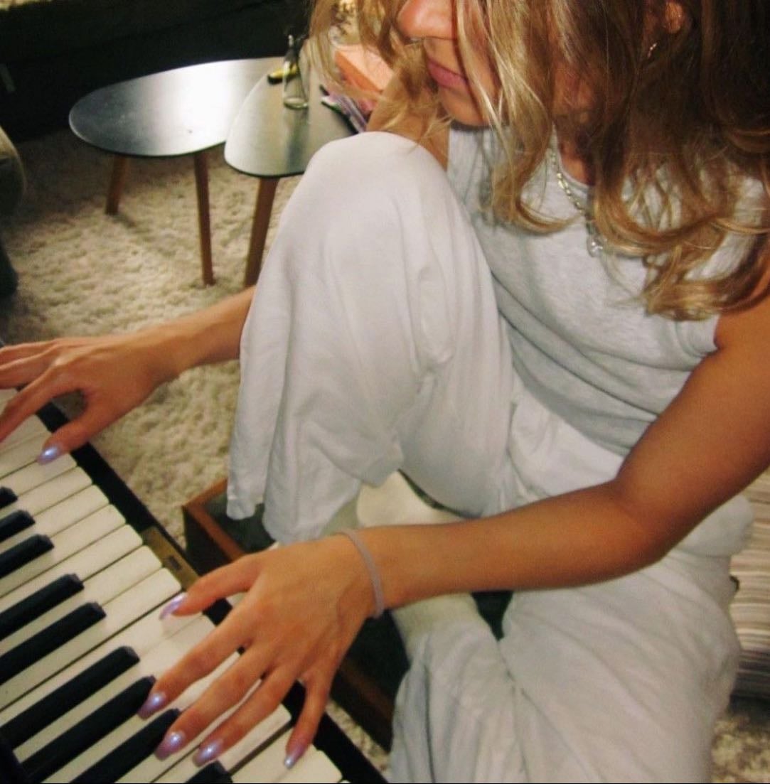 a song each day - Music hypelist by Lara Nasri