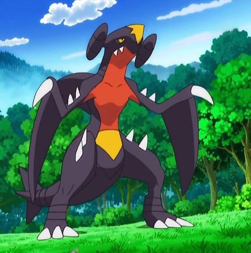 GARCHOMP - Tierra / Dragón