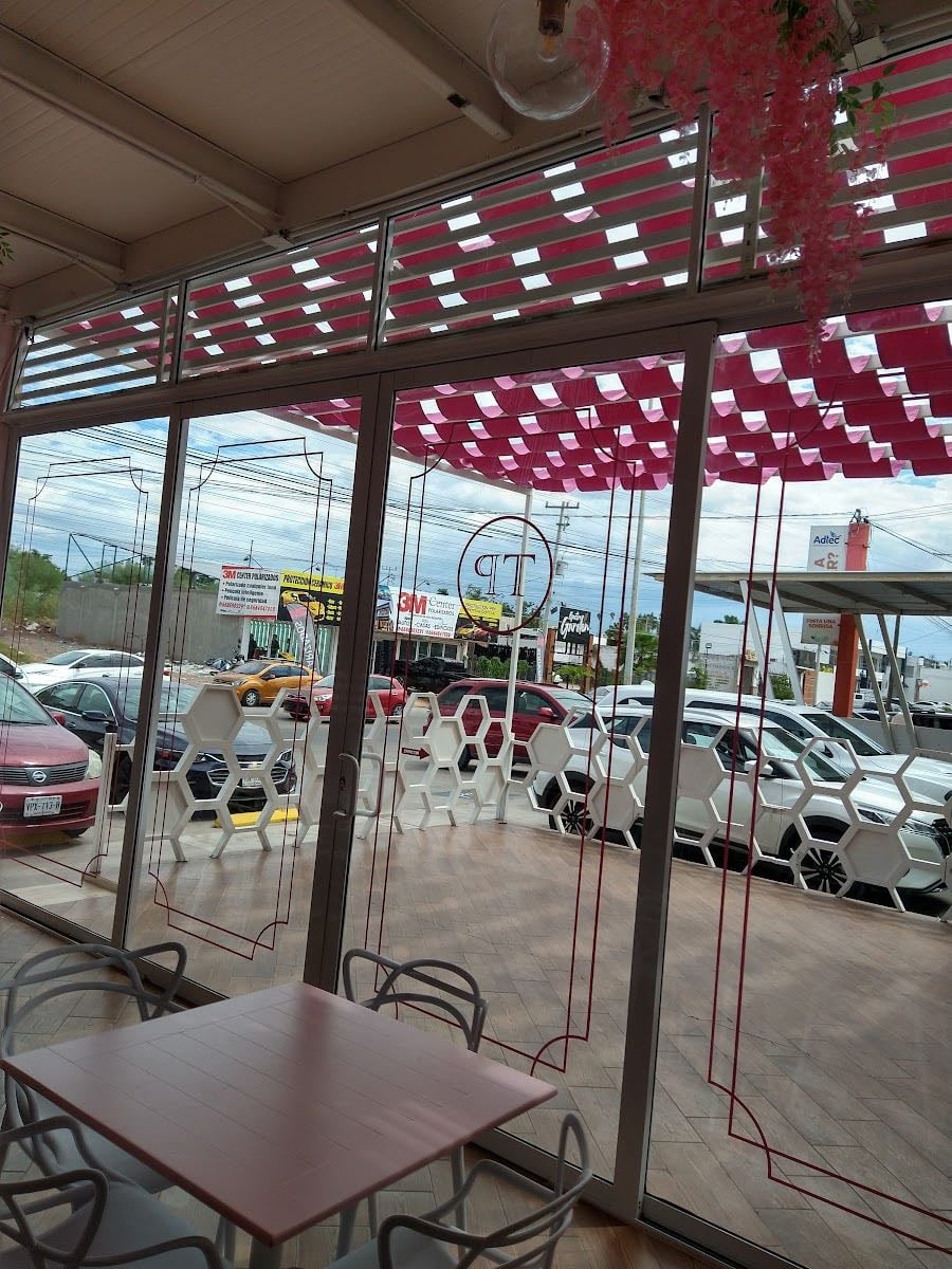 The Pink Restaurant & Cafe