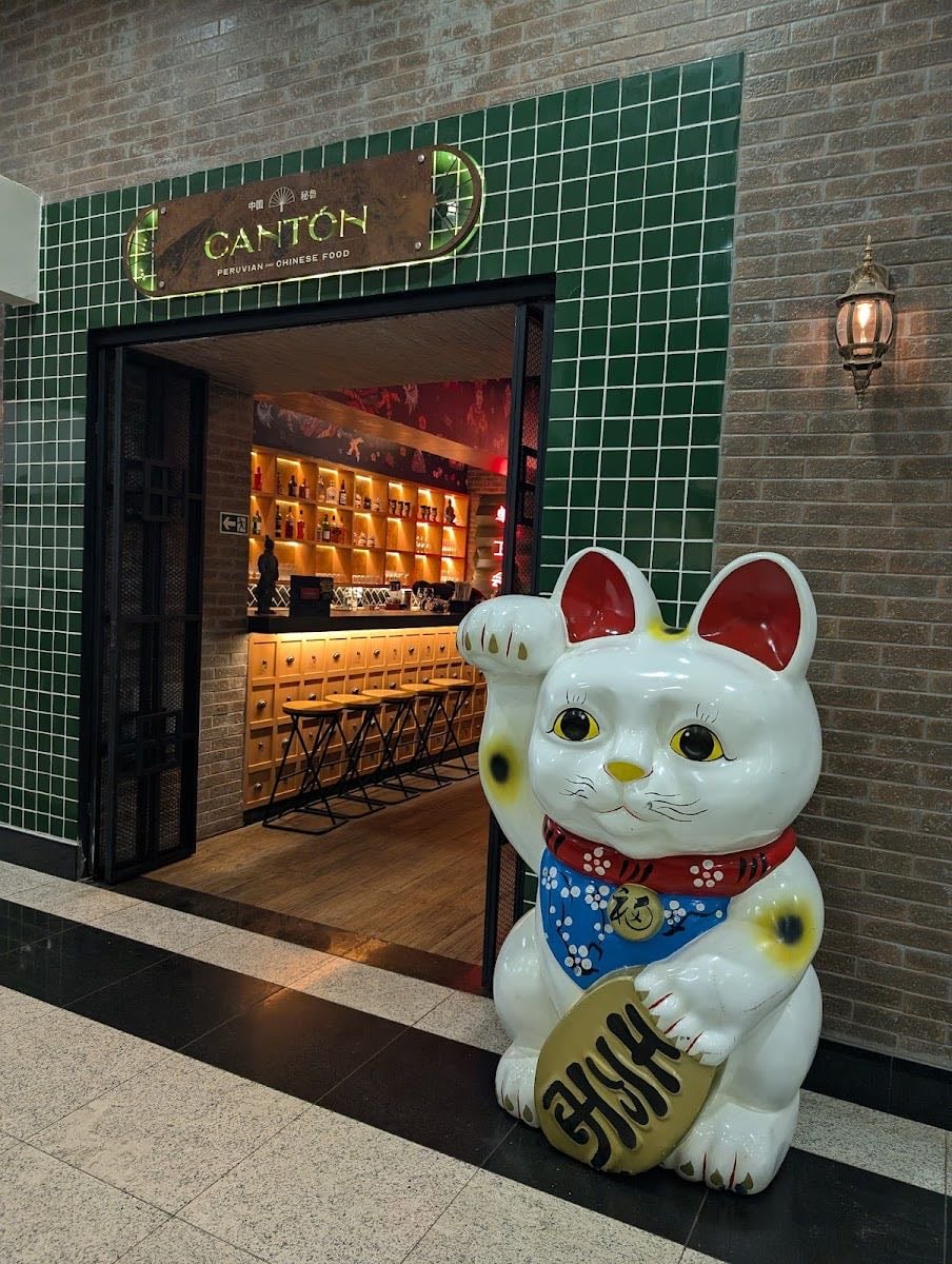 Cantón Peruvian & Chinese Food