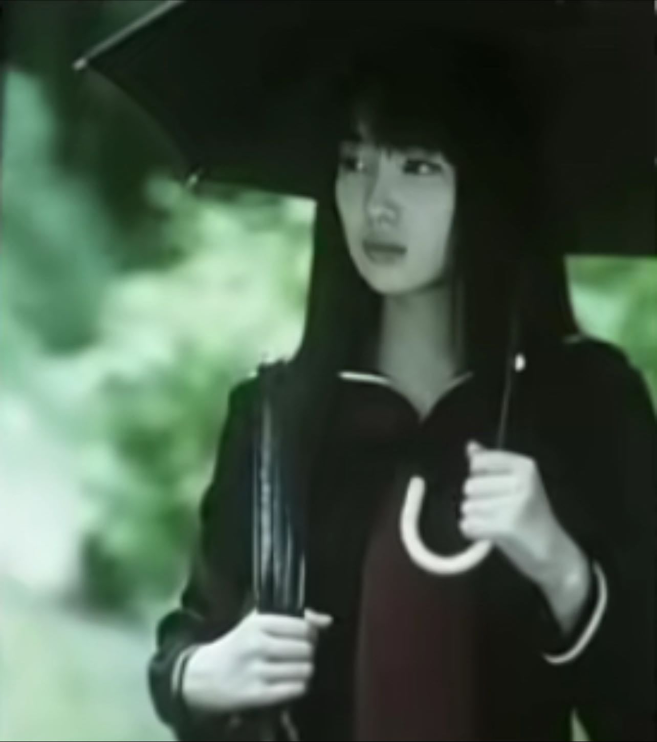 Goth - Gen Takahashi - Itsuki and Yoru share a passion for the dark and death, making them the perfect choice to track down a serial killer who is roaming the streets.