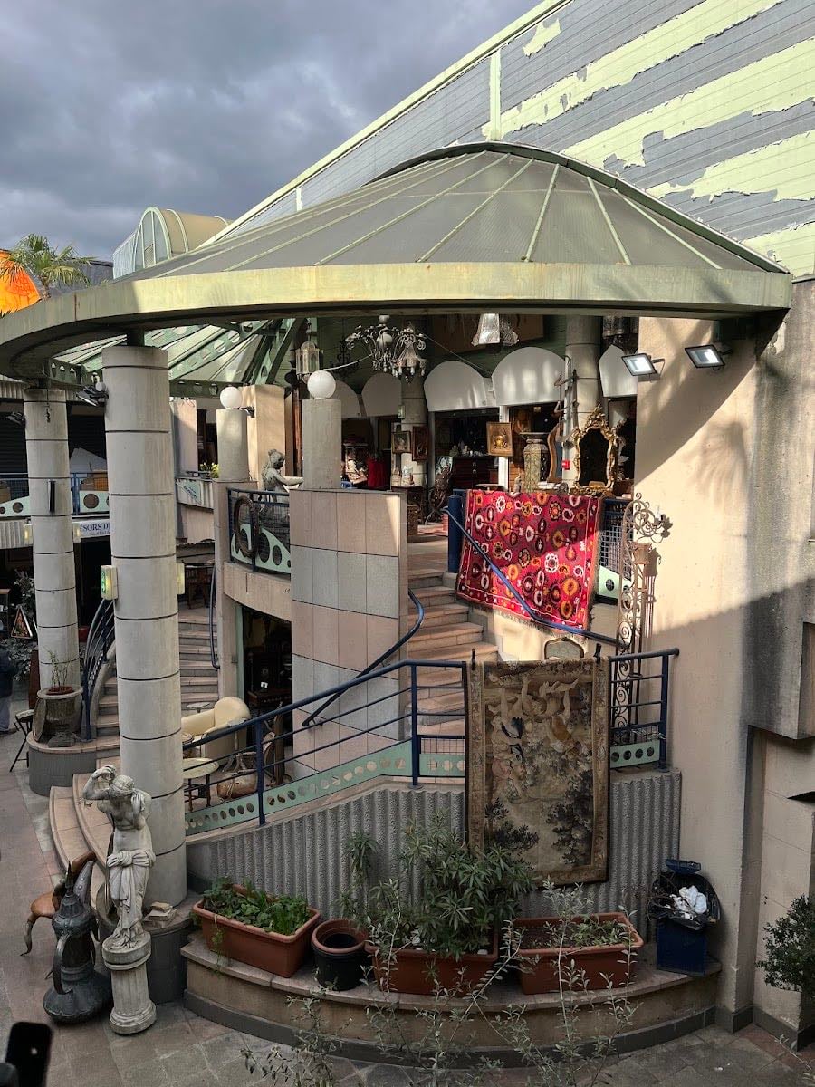 Saint Ouen flea market - biggest flea market ever and it is amazing