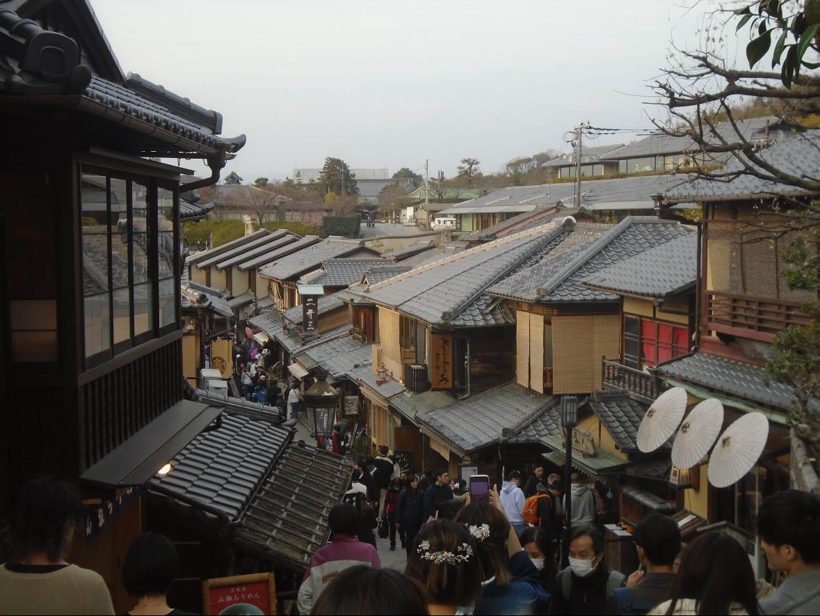 Ninenzaka - my favorite place on this entire world