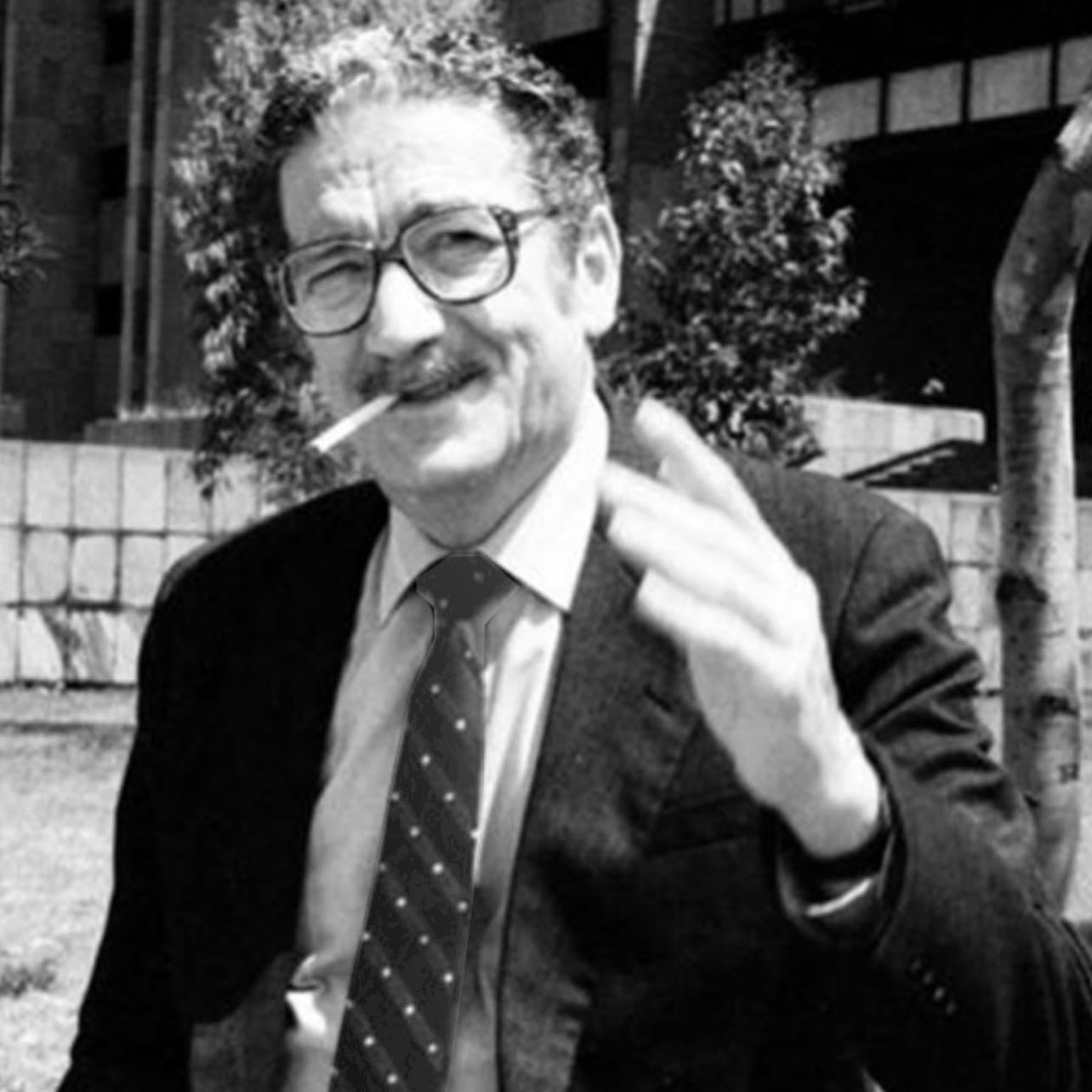 Jaime Sabines - "No es lo que siento por ti, es lo que siento por nadie más".
